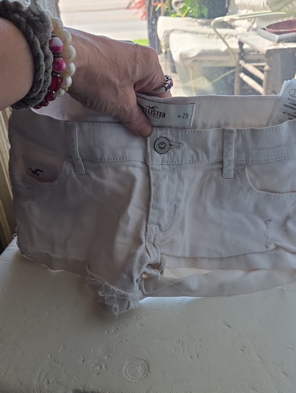 Hollister Women's Off-White Denim Cutoff Shorts Size 25 Y2k Bootie Shorts